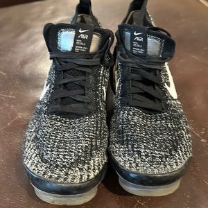Men’s size 9 Nike Vapormax